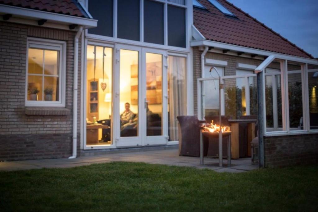Weidevilla Xxl Холлум Экстерьер фото